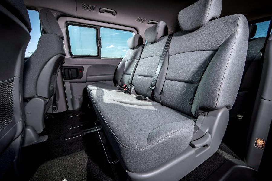 Интерьер Hyundai i800 2018 года  (фото 14 из 19)